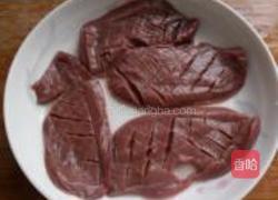 洋葱炒腰花的做法图解3