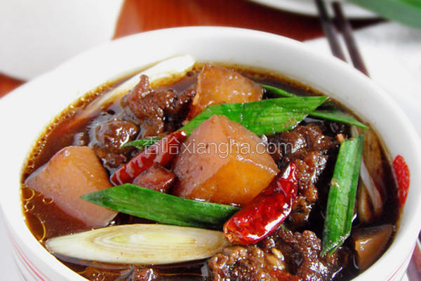 牛肉炖萝卜