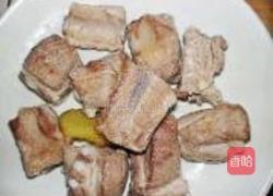 糖醋排骨的做法图解1