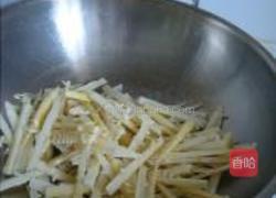 韭菜头炒冬笋的做法图解12