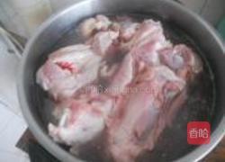 猪骨汤的做法图解1