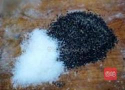 奶香黑芝麻杂粮馒头的做法图解2