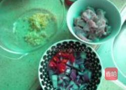 微波炉拌面酱肉的做法图解1