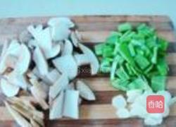 素炒白牛肝菌的做法图解2