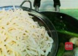 青菜菌菇牛筋汤面的做法图解10