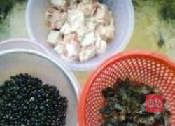 生地黑豆排骨汤的做法图解1