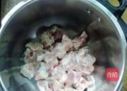 生地黑豆排骨汤的做法图解2