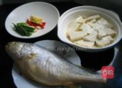 黄鱼豆腐煲的做法图解1