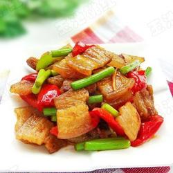 蒜苔香辣回锅肉的做法[图]
