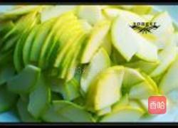 肥牛卷角瓜片的做法图解2