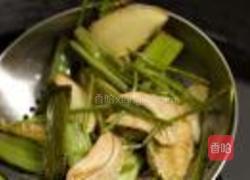 杏仁茼蒿的做法图解3