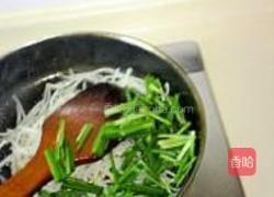 银芽炒馓子的做法图解4