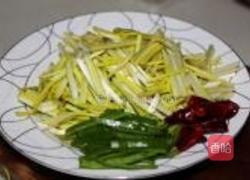 辣炒蒜黄的做法图解1