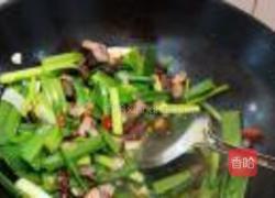 青蒜炒腊肉的做法图解6