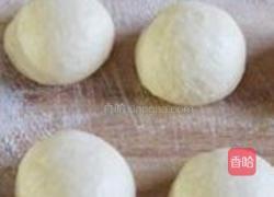豆沙面包的做法图解3