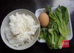 莴笋叶蛋炒饭的做法图解1