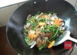 姜葱爆花蛤的做法图解5