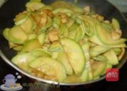 西葫芦鸡脯丁的做法图解6