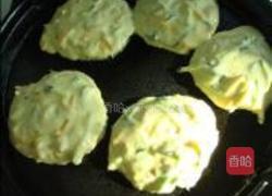 黄瓜胡萝卜丝饼的做法图解4