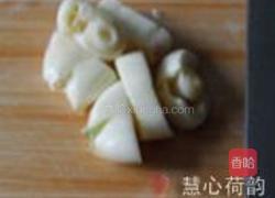 番茄藜麦酸黄瓜牛尾汤的做法图解2