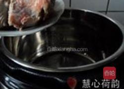 番茄藜麦酸黄瓜牛尾汤的做法图解8
