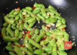 泡椒炒毛豆荚的做法图解6