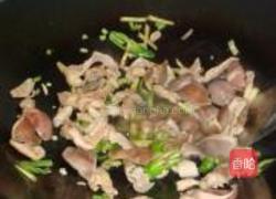 鸭杂绿豆芽的做法图解9