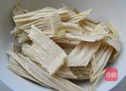 莴苣炒腐竹的做法图解2