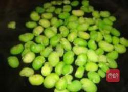韭菜炒蚕豆米的做法图解2