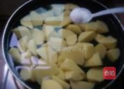 酱汁土豆的做法图解2