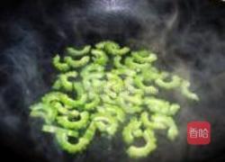 蚝油炒苦瓜的做法图解4