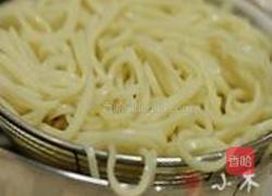 三丝炒面的做法图解1