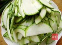 西红柿烩角瓜的做法图解1