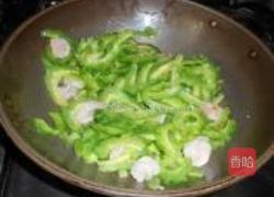 虾仁炒苦瓜的做法图解6