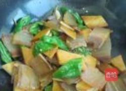 腊肉炒香干的做法图解10