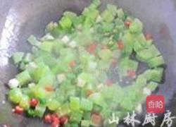 莴笋炒虾仁的做法图解4