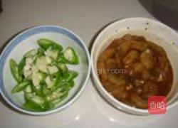 香辣基围虾球的做法图解1