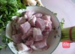 芹菜猪肉水饺的做法图解1