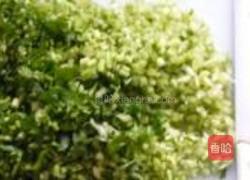 芹菜猪肉水饺的做法图解2