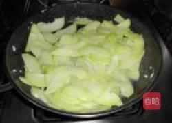 蒜茸炒佛手瓜的做法图解6