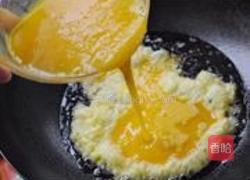 韭菜素包子的做法图解3