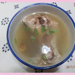 沙参玉竹鱼尾汤的做法[图]