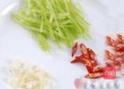 炝拌土豆丝的做法图解1