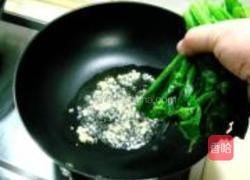 蒜蓉炒芥兰的做法图解5