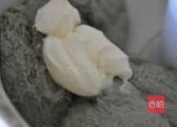 抹茶核桃圆面包的做法图解3