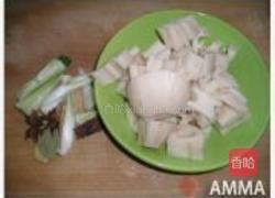 莲藕排骨汤的做法图解1