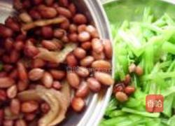芹菜拌花生米的做法图解5