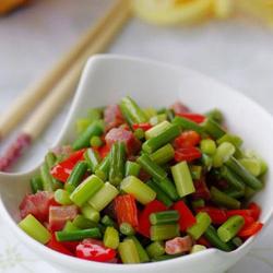 蒜苔炒腊丁的做法[图]