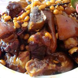 红烧黄豆猪蹄的做法[图]