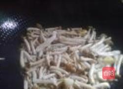 蟹味菇炒蛋的做法图解4